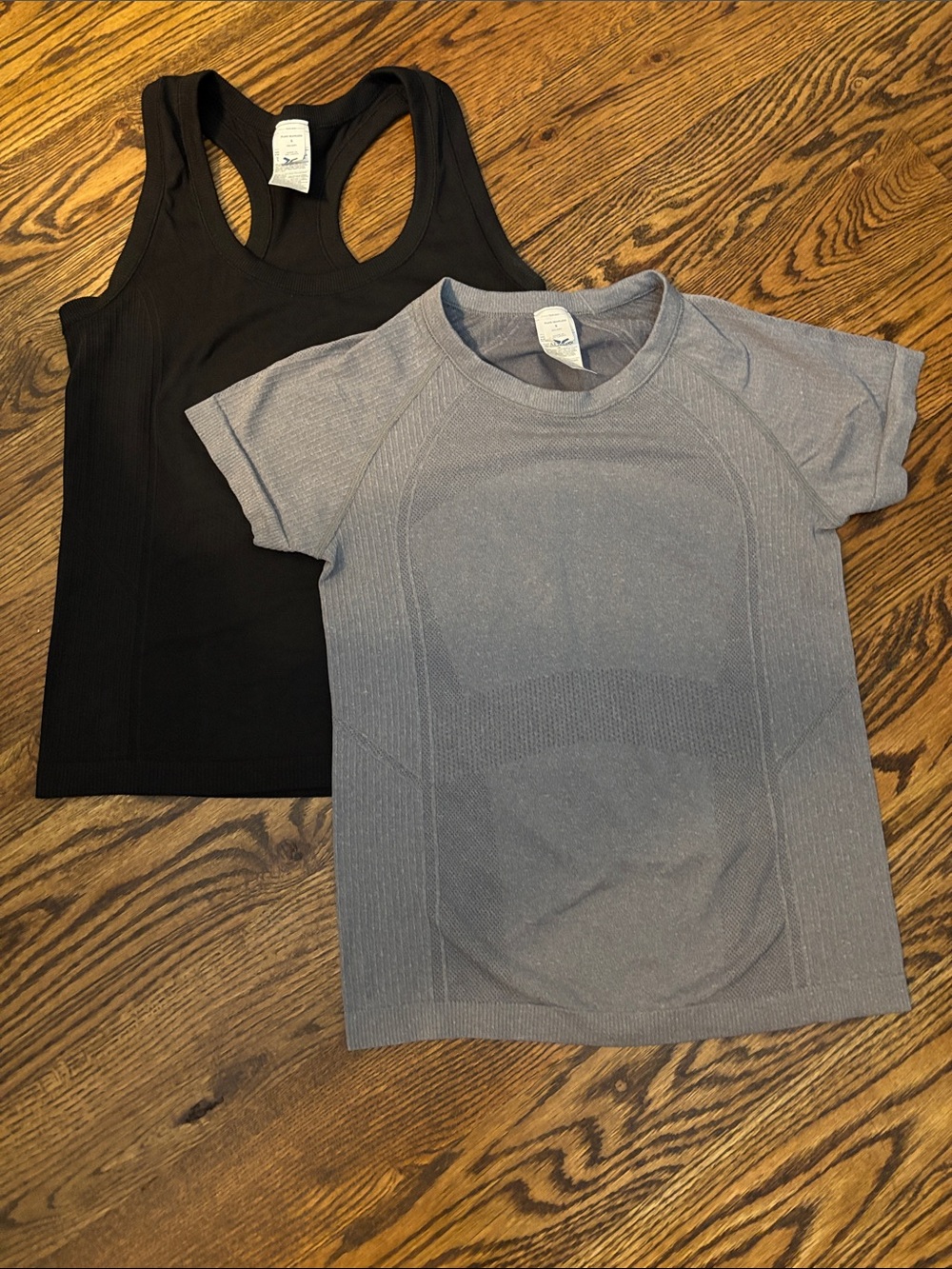 Old Navy Active Wear performance tops Duo Small